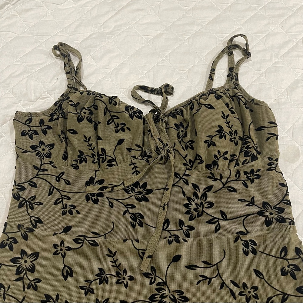 SHEIN Elegant green dress - Picture 2 of 3